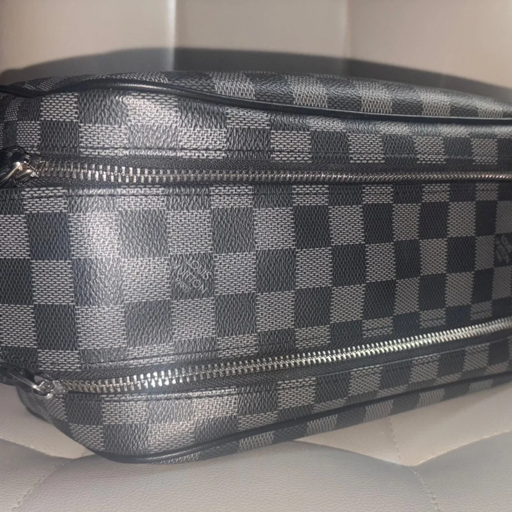 Louis Vuitton Dopp Kit Toilet Pouch - Picture 3 of 5